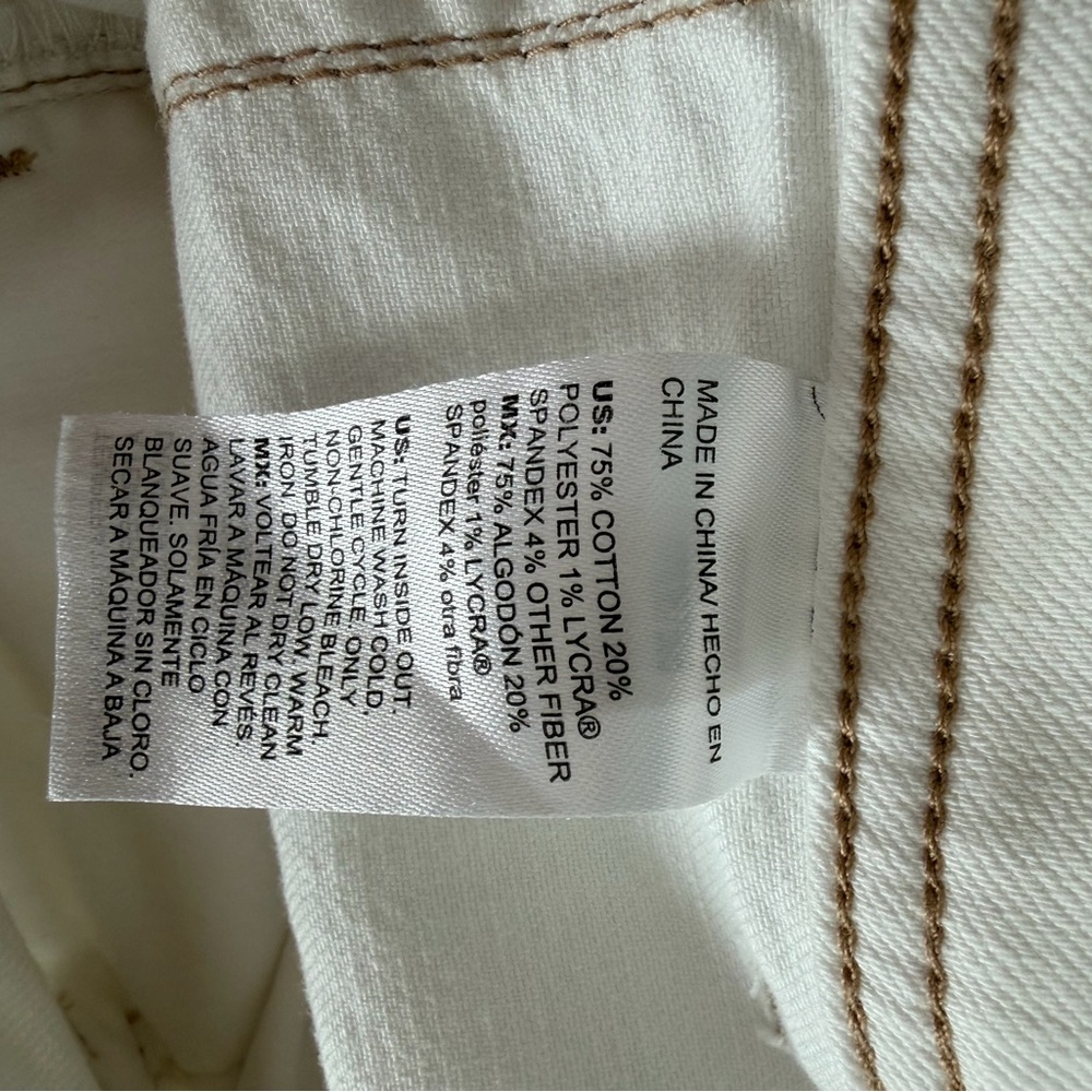 Chico's White Cropped Jeans with Leaf Design - Picture 10 of 10